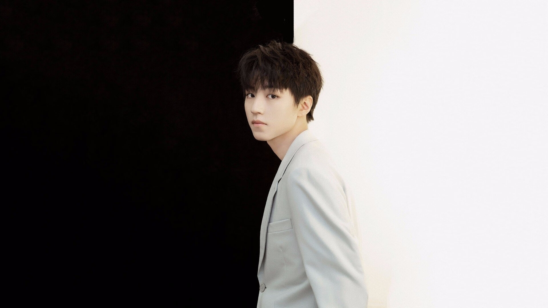 乐鱼体育官网投注-丹·卡特:突破传统踢球模式,引领全黑队的新攻势,丹.卡特